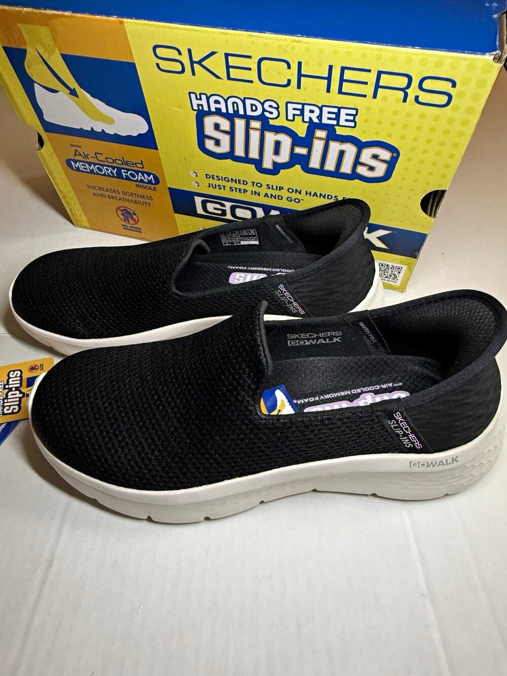 SKECHERS Hands Free Slip-ins GOwalk Cushioned Sneaker Black White Women's 7